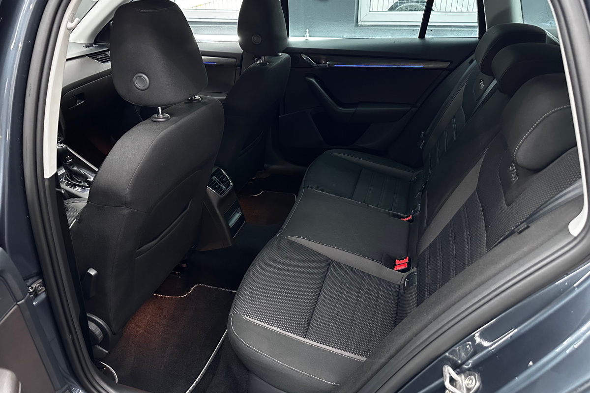 Ponuka vozidiel / Škoda Octavia Combi 2.0 TDI 184k Scout DSG 4x4 - video