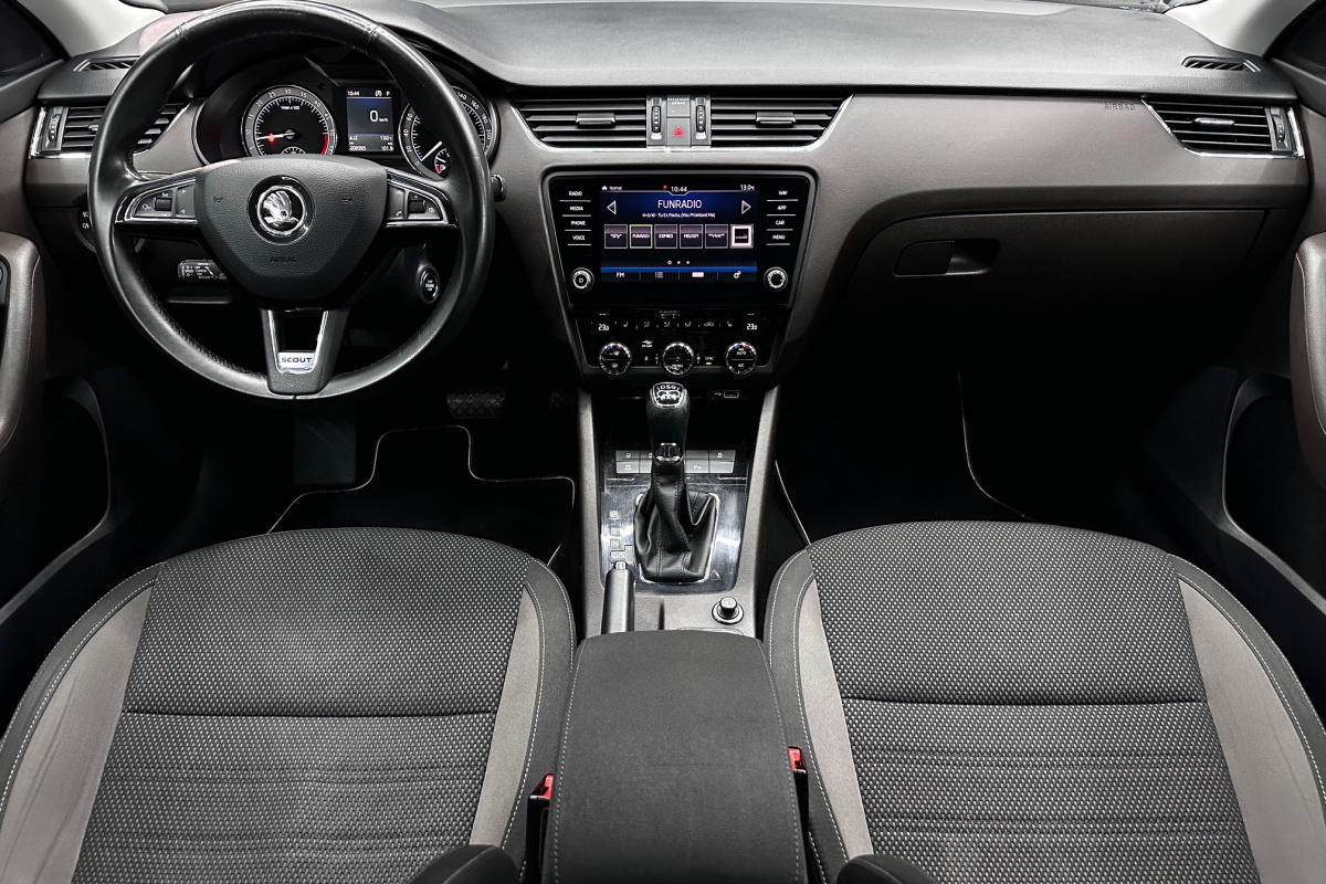 Ponuka vozidiel / Škoda Octavia Combi 2.0 TDI 184k Scout DSG 4x4 - video