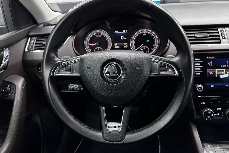  Ponuka vozidiel / Škoda Octavia Combi 2.0 TDI 184k Scout DSG 4x4 - video