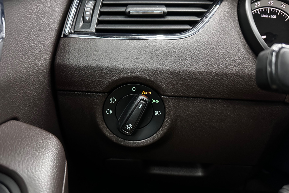Ponuka vozidiel / Škoda Octavia Combi 2.0 TDI 184k Scout DSG 4x4 - video