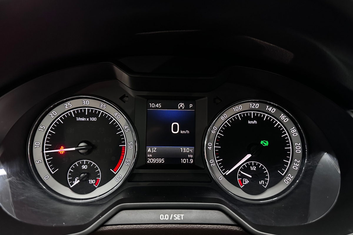 Ponuka vozidiel / Škoda Octavia Combi 2.0 TDI 184k Scout DSG 4x4 - video