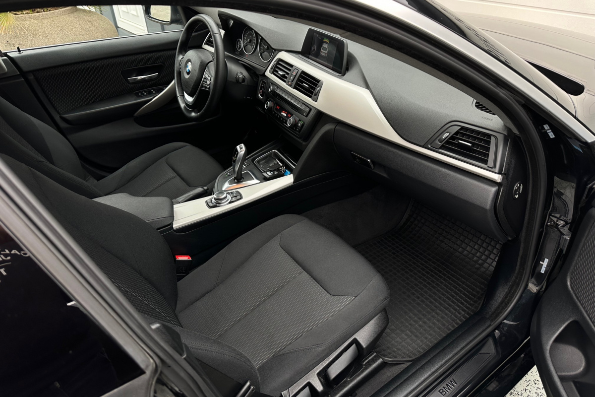 Ponuka vozidiel / BMW Rad 4 Gran Coupé 418d A/T - video Ponuka vozidiel / BMW Rad 4 Gran Coupé 418d A/T - video