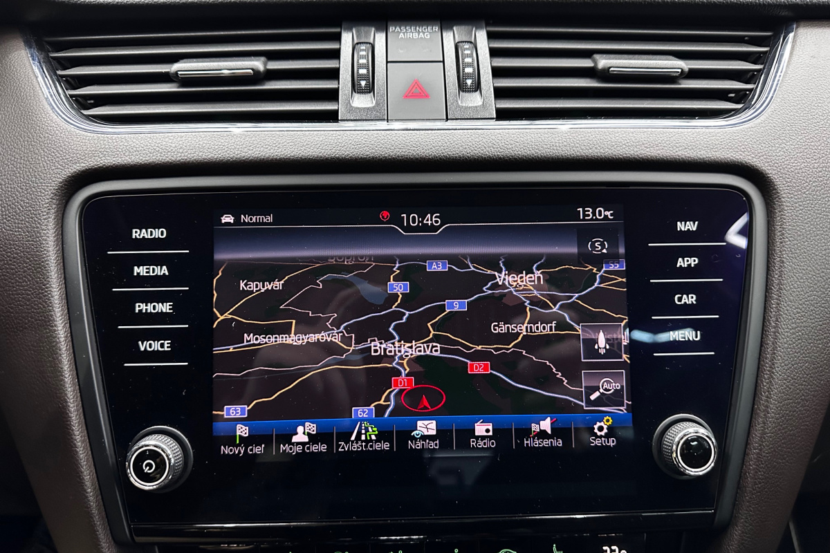 Ponuka vozidiel / Škoda Octavia Combi 2.0 TDI 184k Scout DSG 4x4 - video