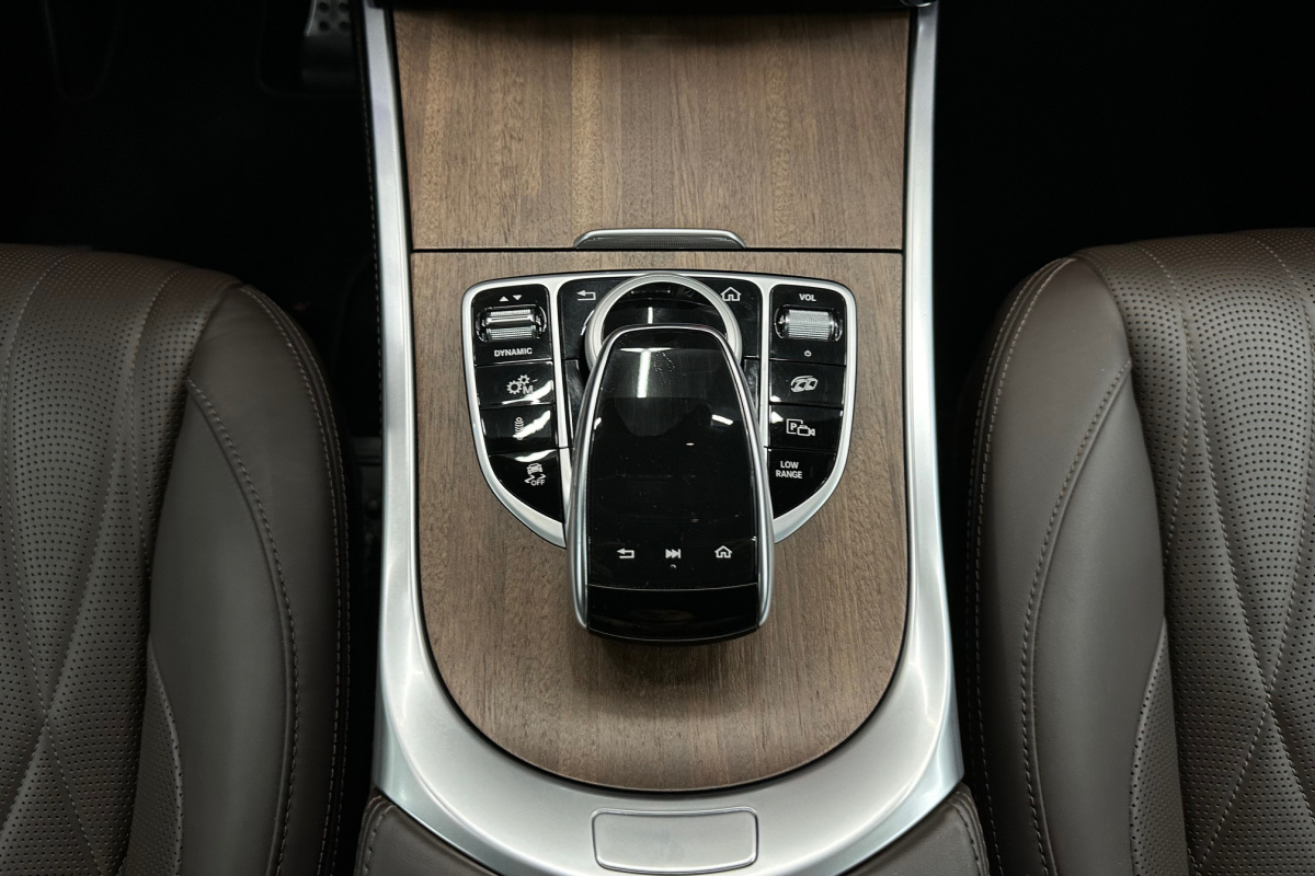Ponuka vozidiel / Mercedes-Benz G trieda 63 AMG A/T - video