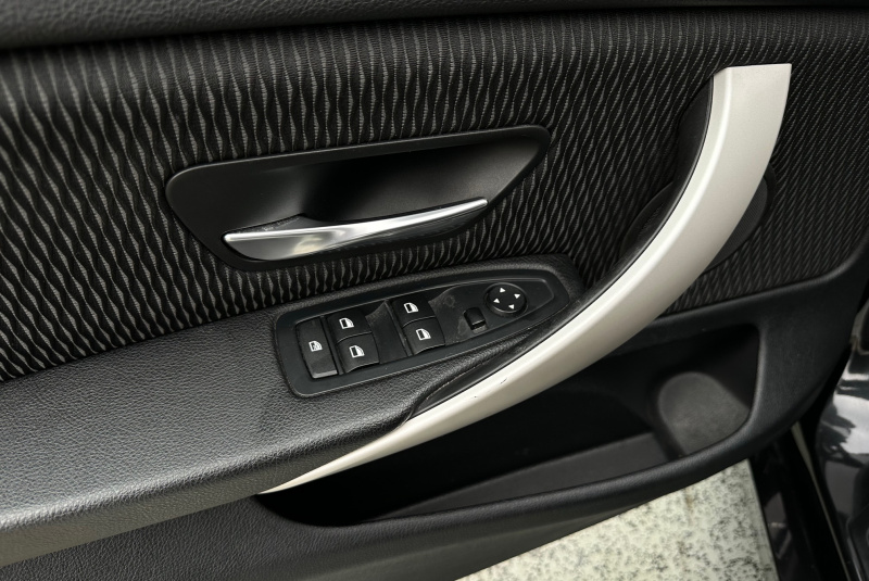 Ponuka vozidiel / BMW Rad 4 Gran Coupé 418d A/T - video  Ponuka vozidiel / BMW Rad 4 Gran Coupé 418d A/T - video