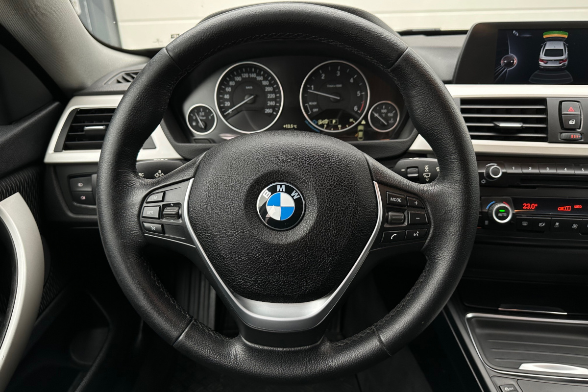 Ponuka vozidiel / BMW Rad 4 Gran Coupé 418d A/T - video Ponuka vozidiel / BMW Rad 4 Gran Coupé 418d A/T - video