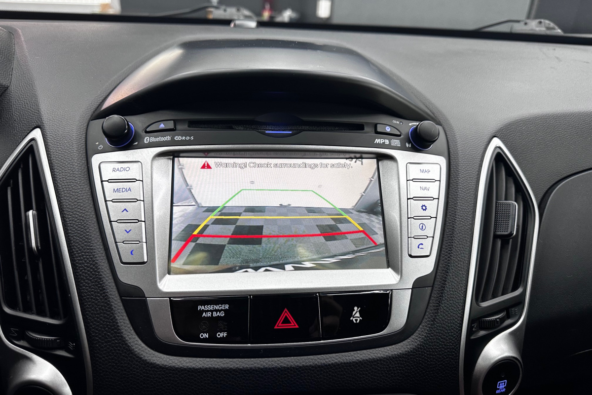 Ponuka vozidiel / Hyundai ix35 2.0 CRDi VGT Premium 4x4 A/T - video