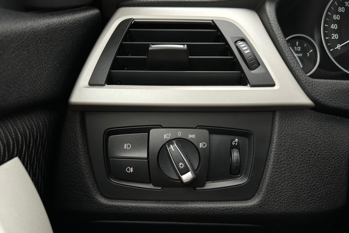 Ponuka vozidiel / BMW Rad 4 Gran Coupé 418d A/T - video Ponuka vozidiel / BMW Rad 4 Gran Coupé 418d A/T - video