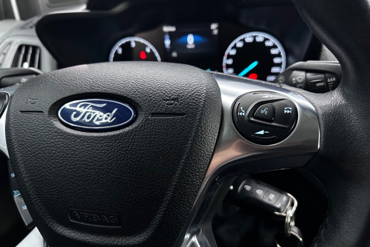 Ponuka vozidiel / Ford Transit Connect 1.5 - video