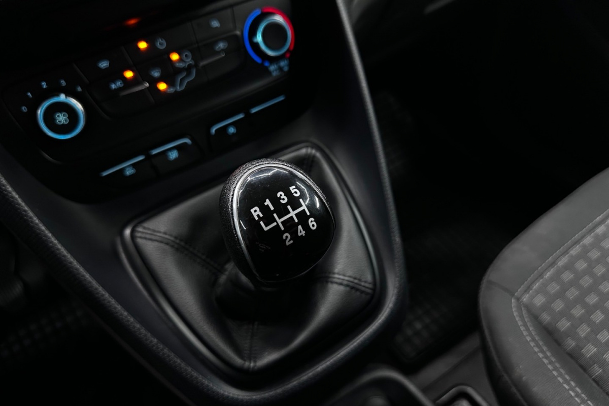 Ponuka vozidiel / Ford Transit Connect 1.5 - video