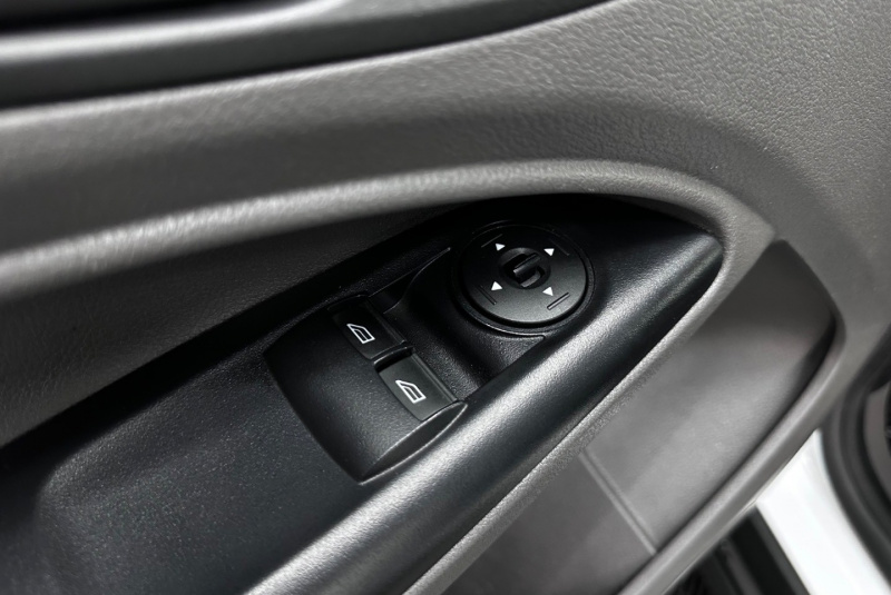  Ponuka vozidiel / Ford Transit Connect 1.5 - video