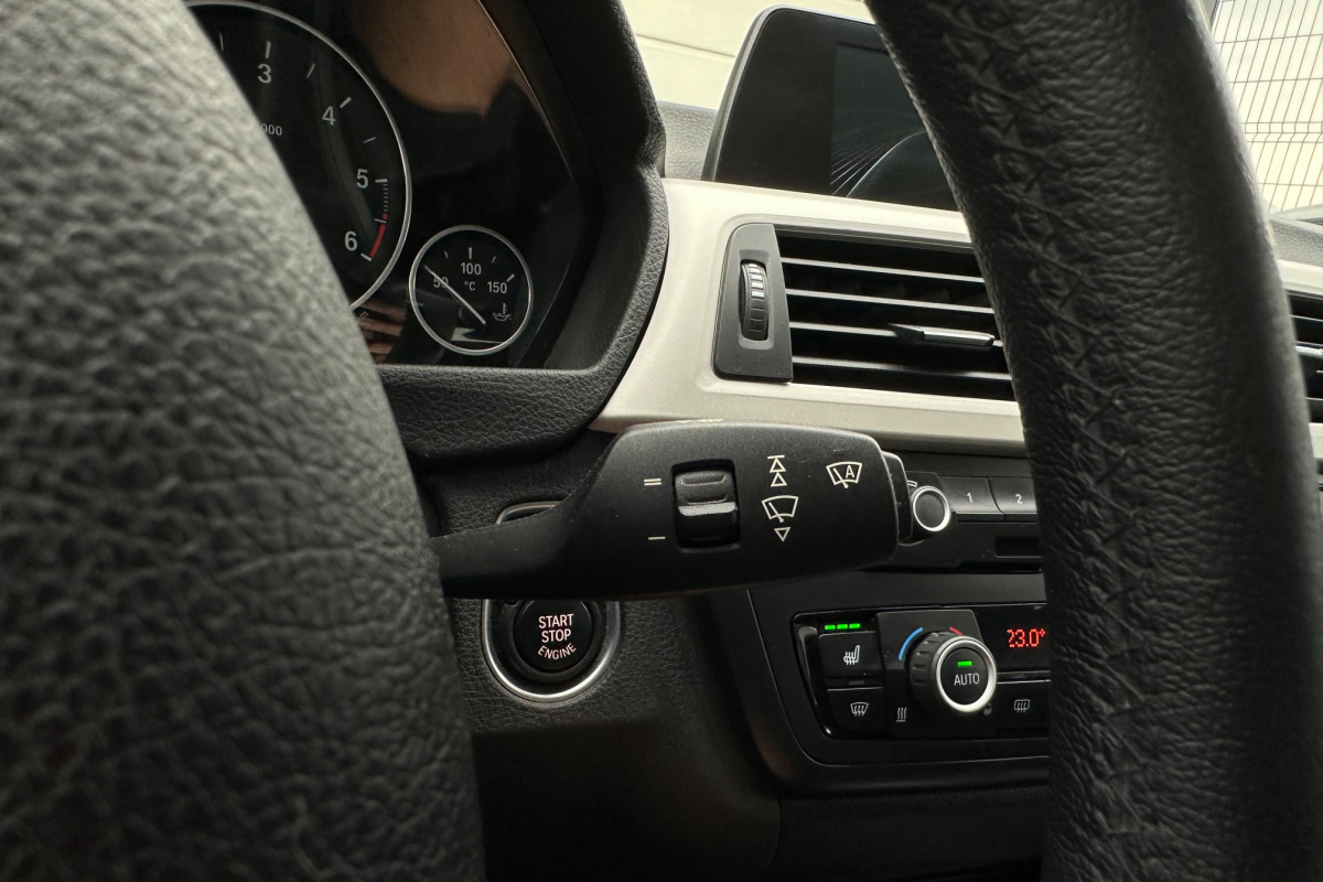 Ponuka vozidiel / BMW Rad 4 Gran Coupé 418d A/T - video Ponuka vozidiel / BMW Rad 4 Gran Coupé 418d A/T - video