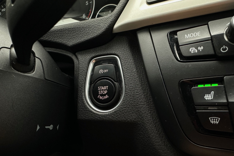 Ponuka vozidiel / BMW Rad 4 Gran Coupé 418d A/T - video  Ponuka vozidiel / BMW Rad 4 Gran Coupé 418d A/T - video