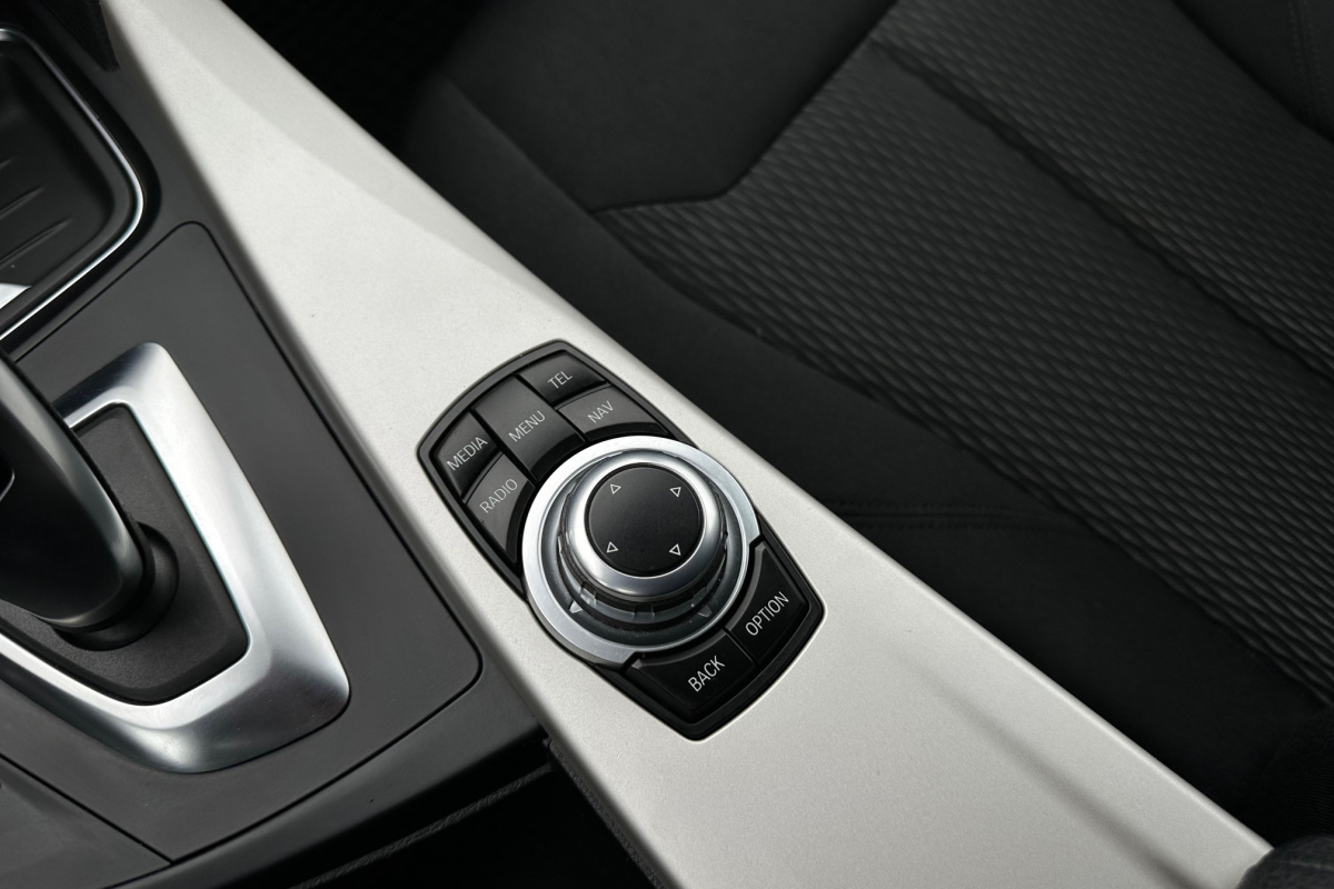 Ponuka vozidiel / BMW Rad 4 Gran Coupé 418d A/T - video Ponuka vozidiel / BMW Rad 4 Gran Coupé 418d A/T - video