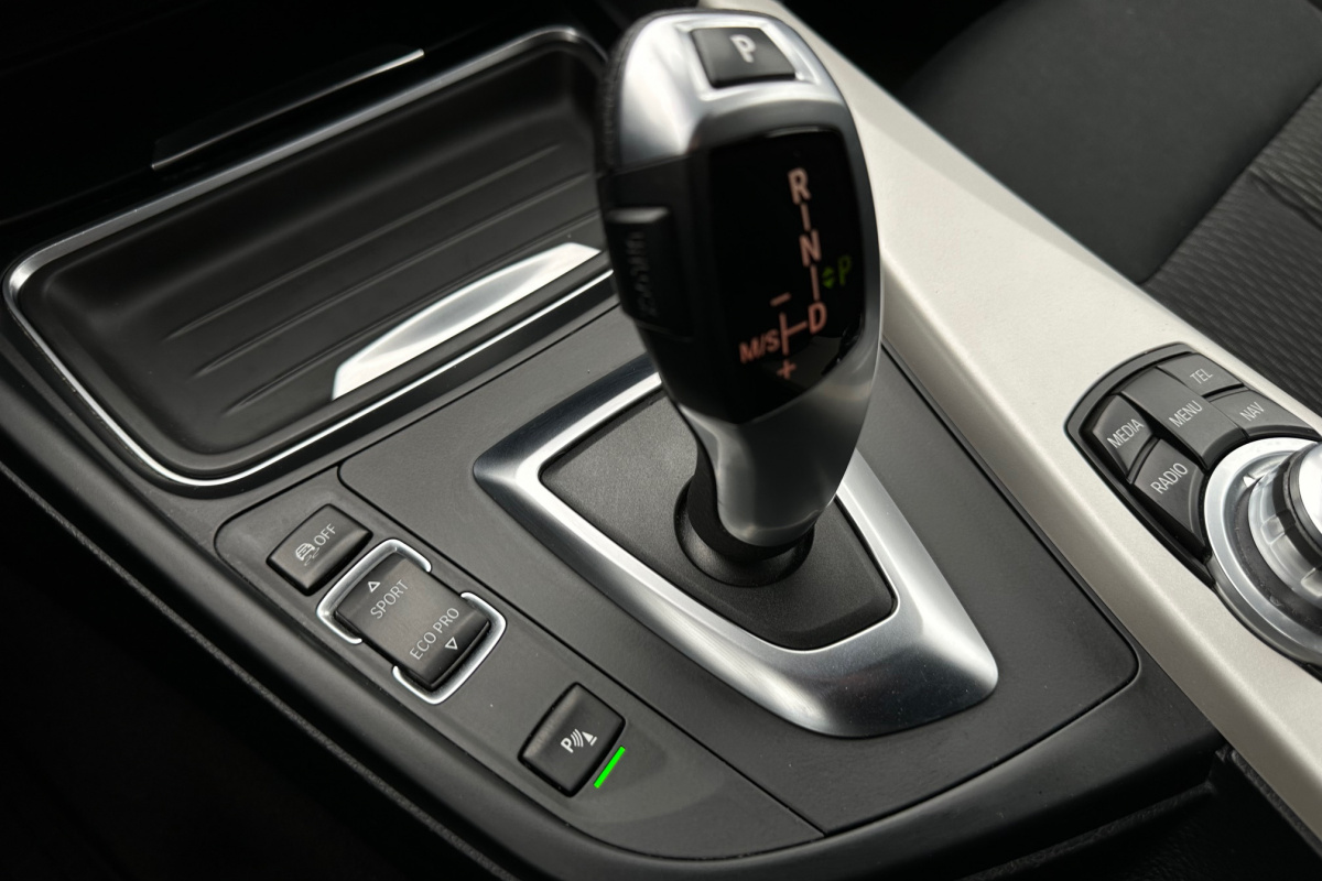 Ponuka vozidiel / BMW Rad 4 Gran Coupé 418d A/T - video Ponuka vozidiel / BMW Rad 4 Gran Coupé 418d A/T - video