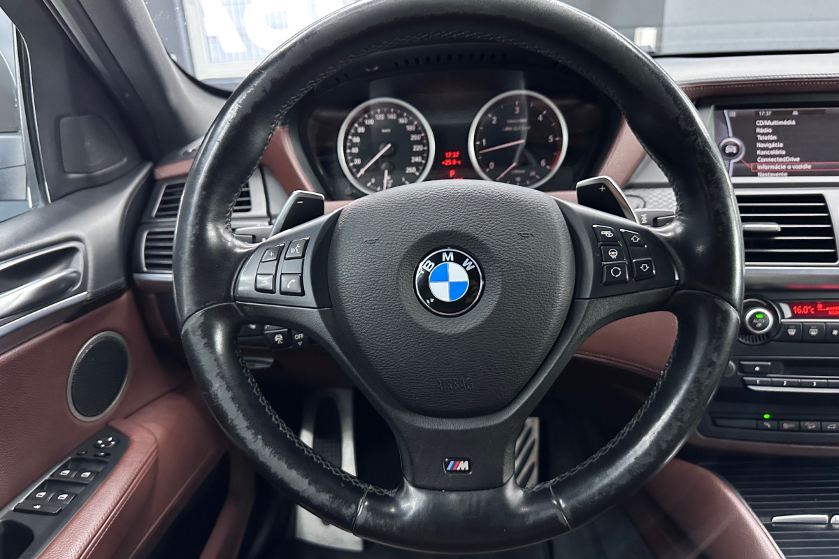 Ponuka vozidiel / BMW X6 xDrive M50d - video