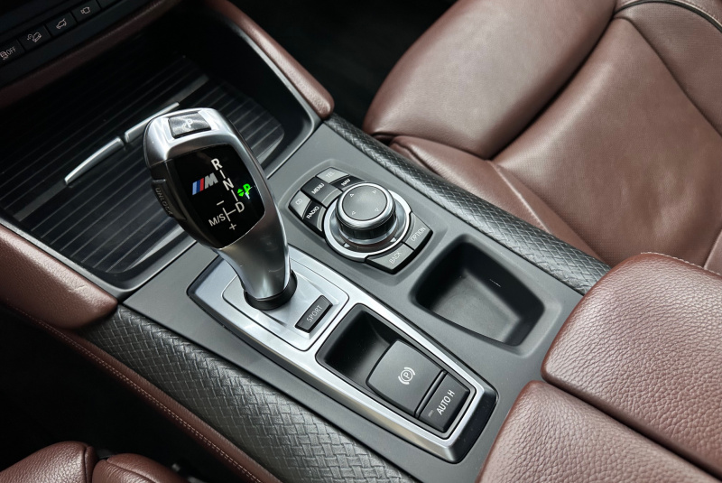  Ponuka vozidiel / BMW X6 xDrive M50d - video