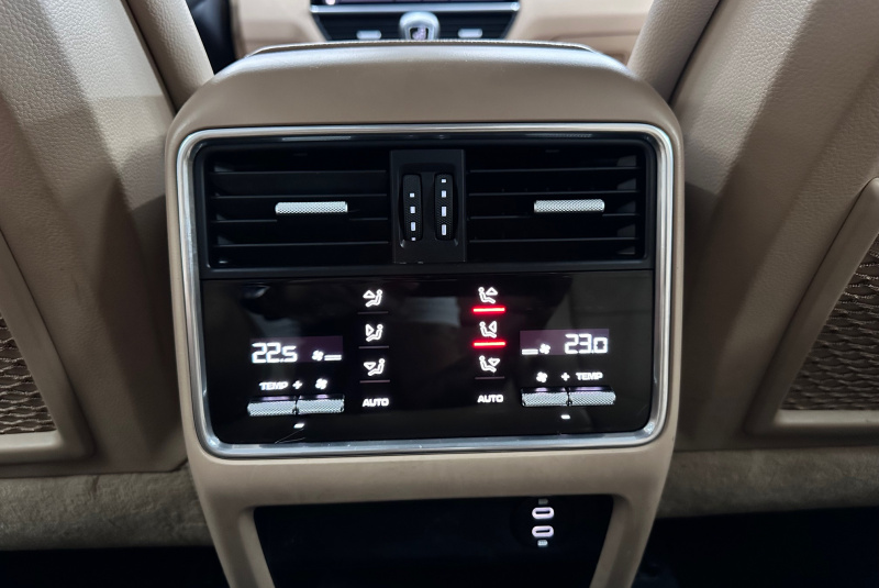  Ponuka vozidiel / Porsche Cayenne 4x4 A/T - video