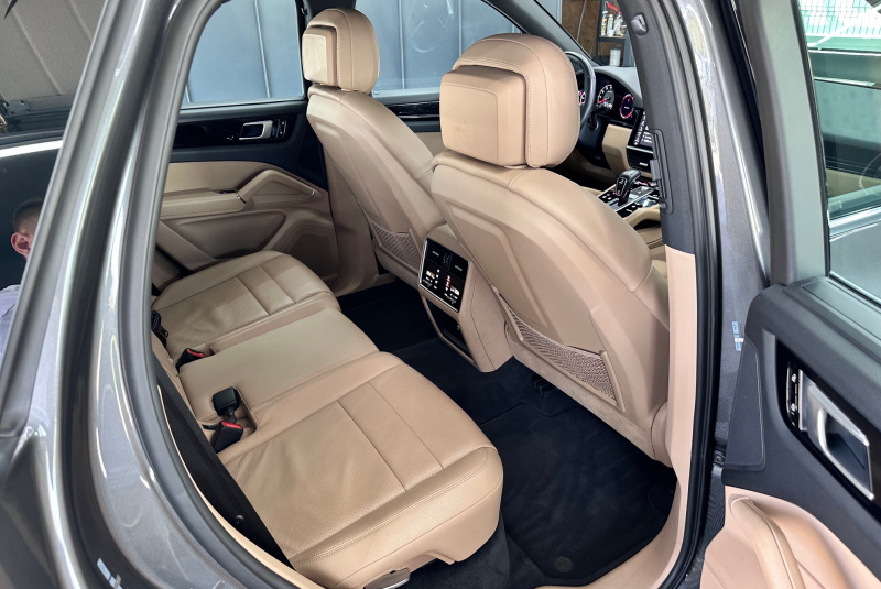  Ponuka vozidiel / Porsche Cayenne 4x4 A/T - video