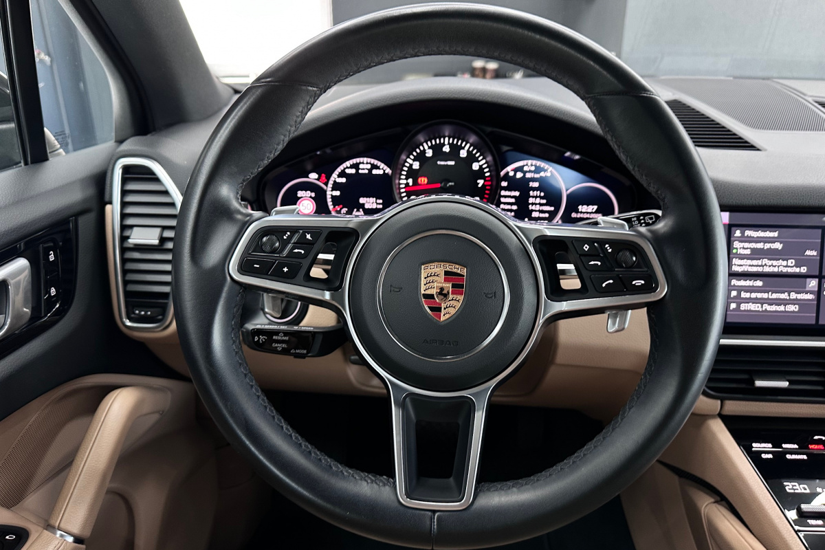 Ponuka vozidiel / Porsche Cayenne 4x4 A/T - video