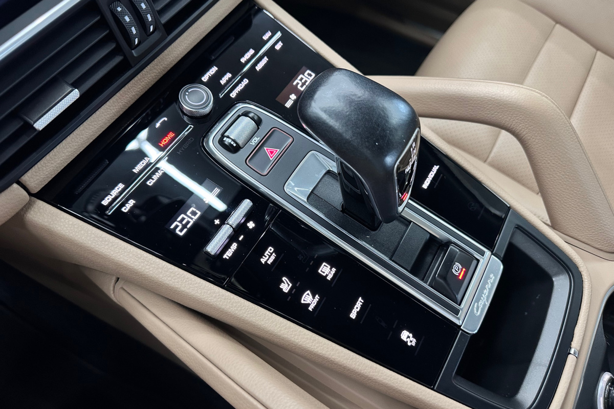 Ponuka vozidiel / Porsche Cayenne 4x4 A/T - video