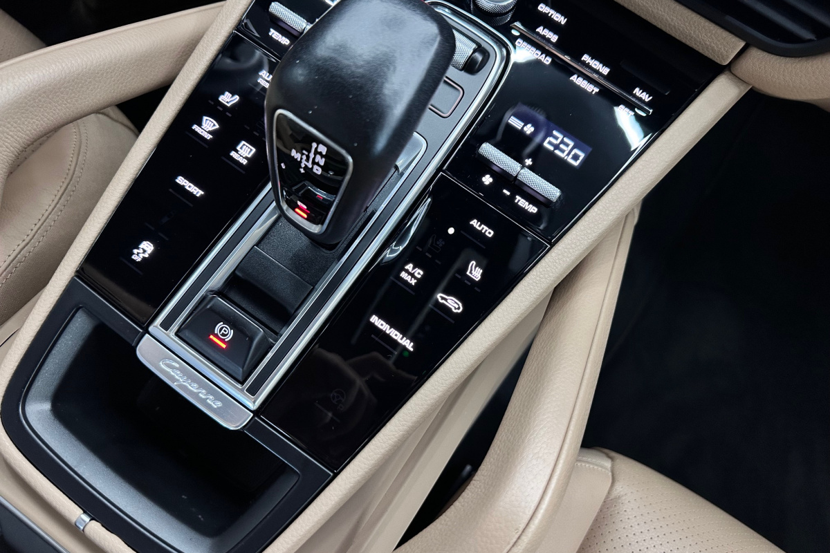 Ponuka vozidiel / Porsche Cayenne 4x4 A/T - video