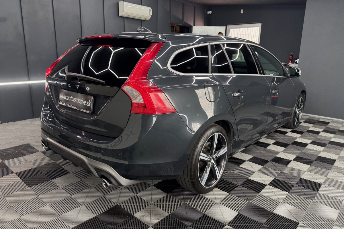 Ponuka vozidiel / Volvo V60 D3 2.0L 150k Momentum Geartronic - video