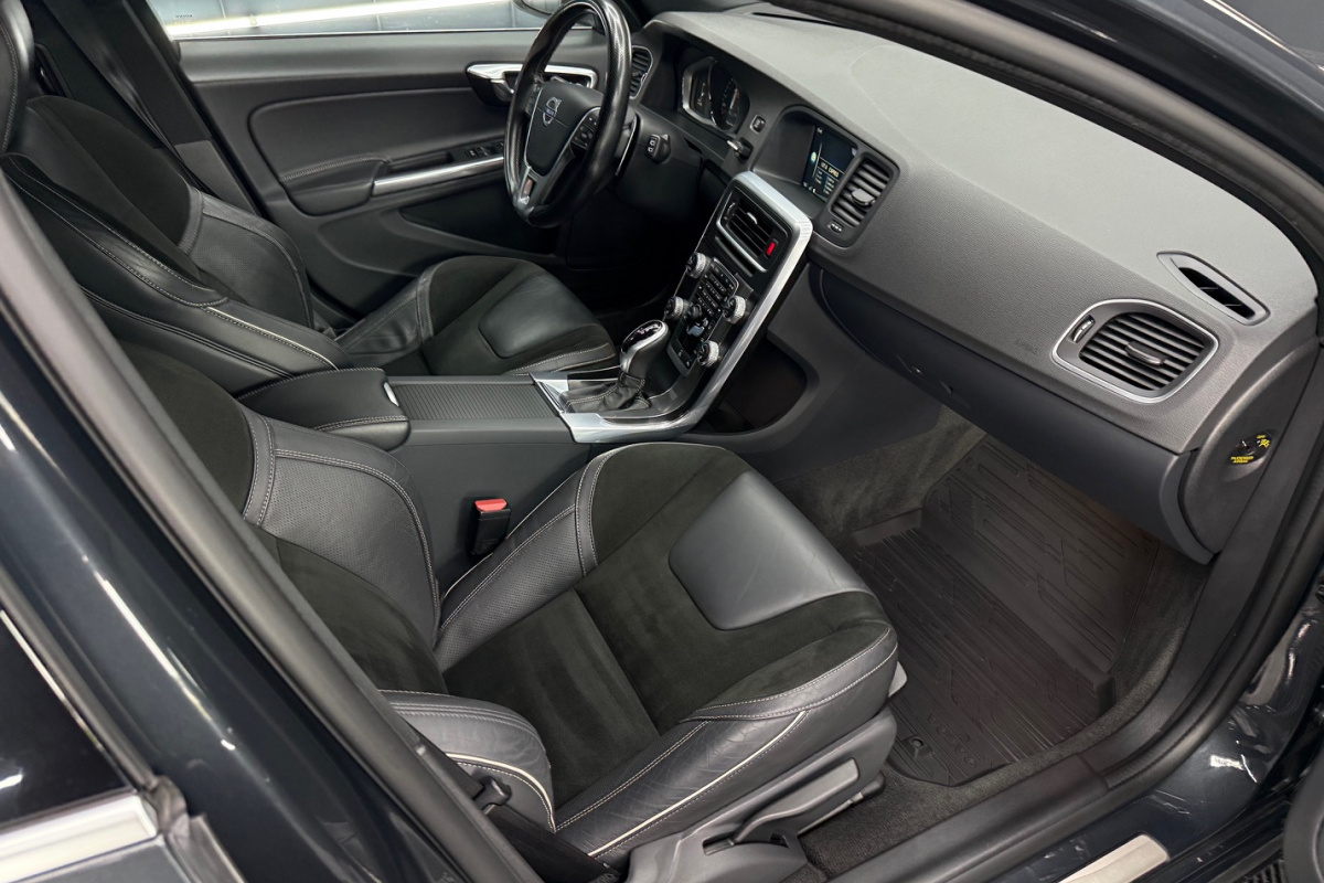 Ponuka vozidiel / Volvo V60 D3 2.0L 150k Momentum Geartronic - video