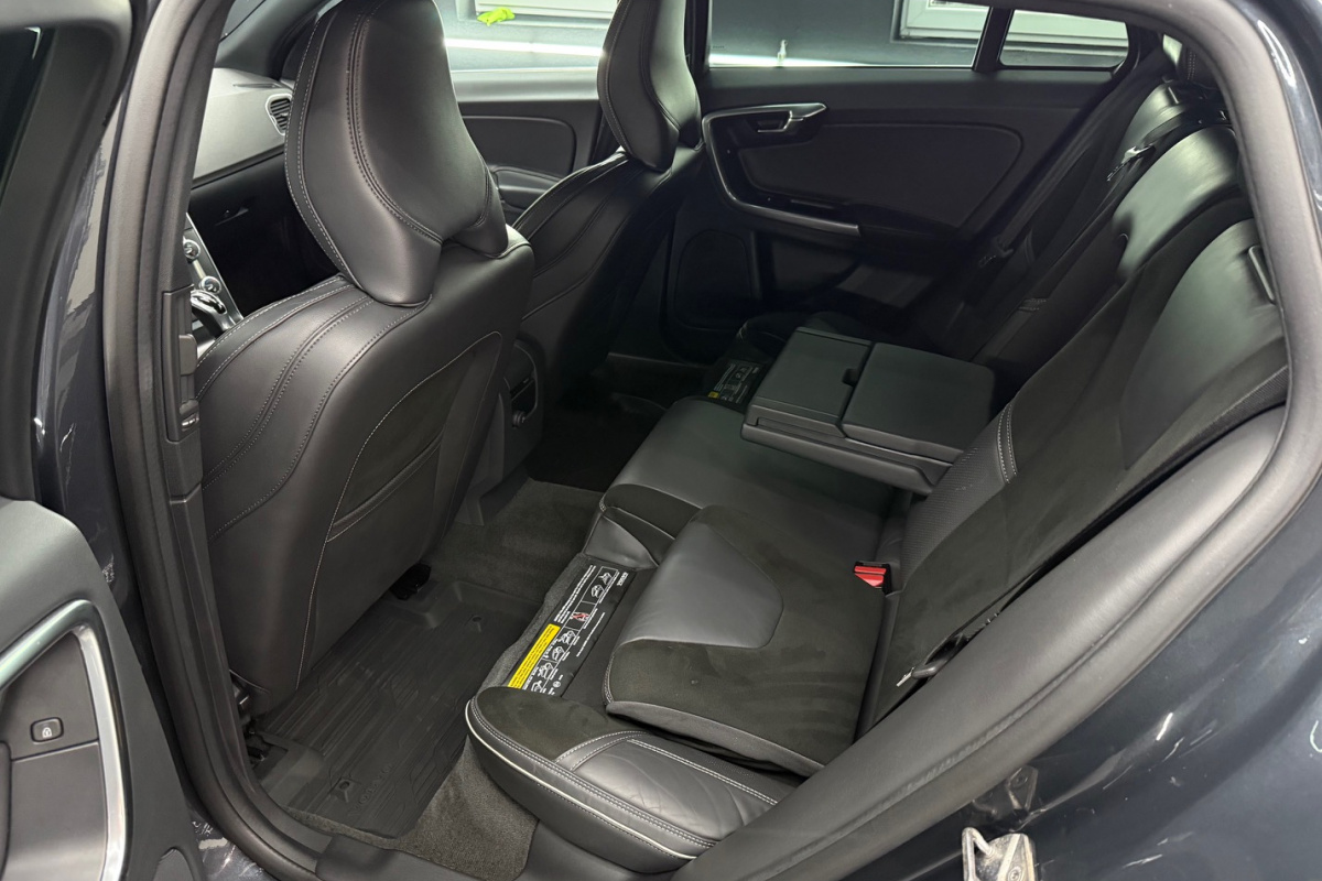 Ponuka vozidiel / Volvo V60 D3 2.0L 150k Momentum Geartronic - video