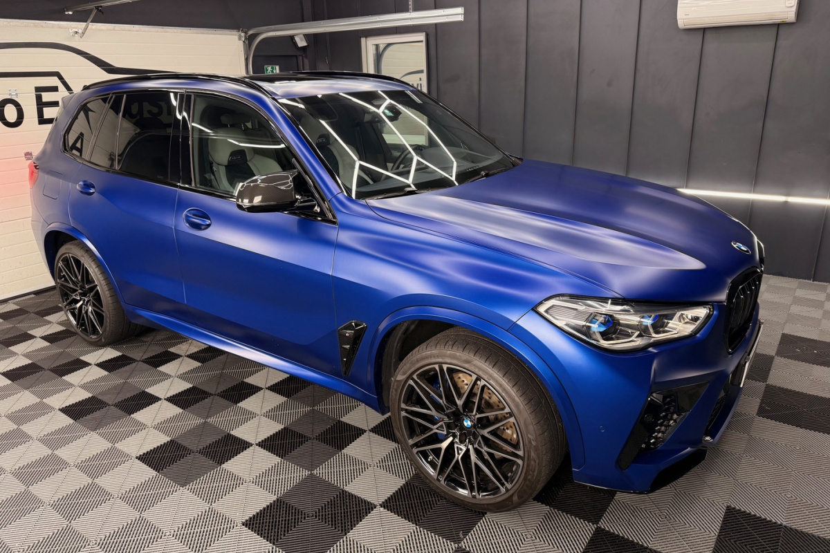 Ponuka vozidiel / BMW X5 M Competition First Edition 1of250 - video