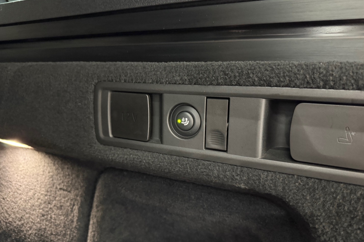 Ponuka vozidiel / BMW X5 M Competition First Edition 1of250 - video