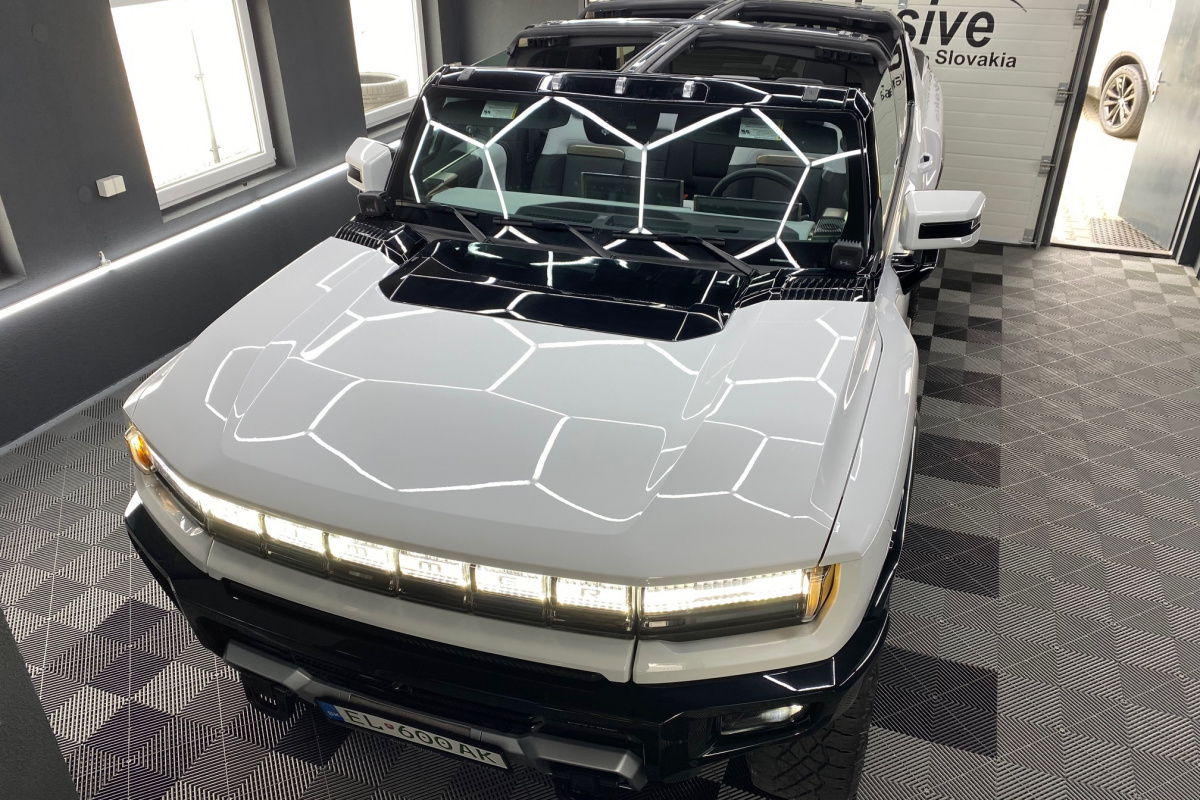 Ponuka vozidiel / Hummer EV PICKUP 3X EDITION 1 OFF ROAD PAKET - video