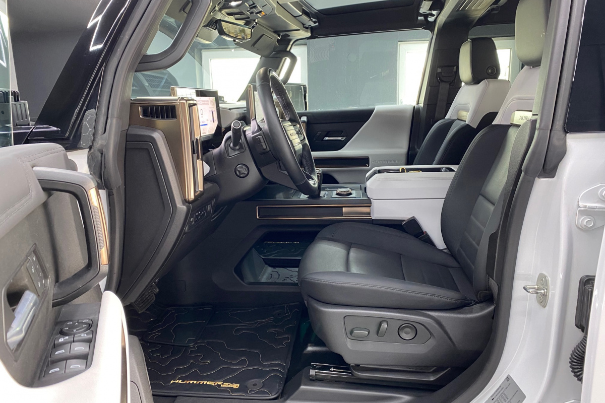 Ponuka vozidiel / Hummer EV PICKUP 3X EDITION 1 OFF ROAD PAKET - video