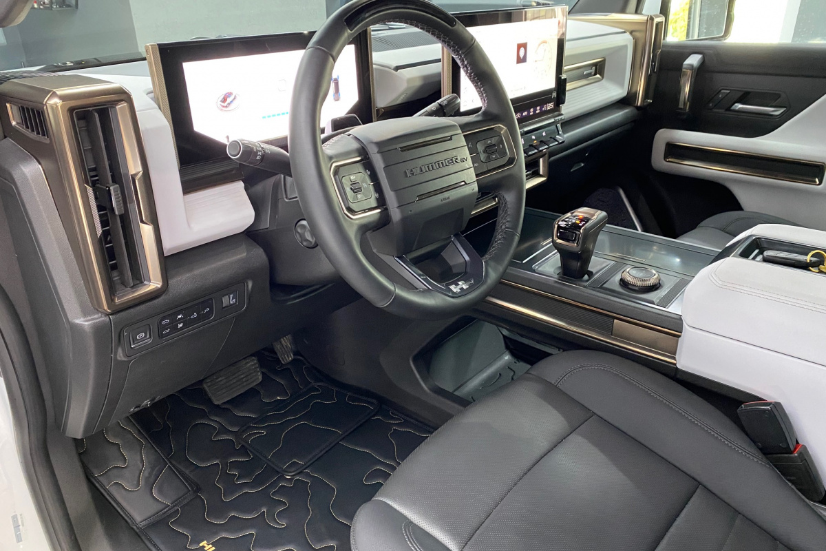 Ponuka vozidiel / Hummer EV PICKUP 3X EDITION 1 OFF ROAD PAKET - video