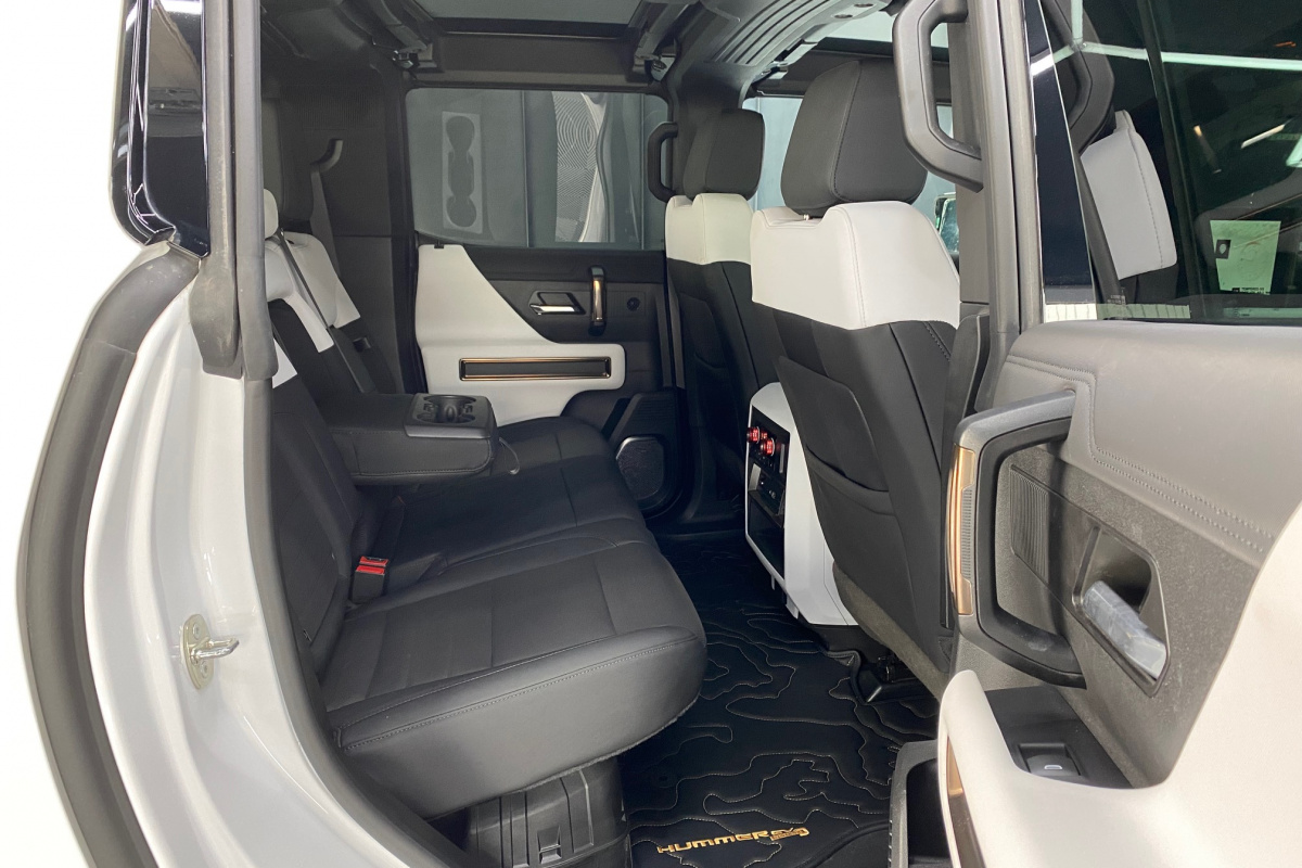 Ponuka vozidiel / Hummer EV PICKUP 3X EDITION 1 OFF ROAD PAKET - video