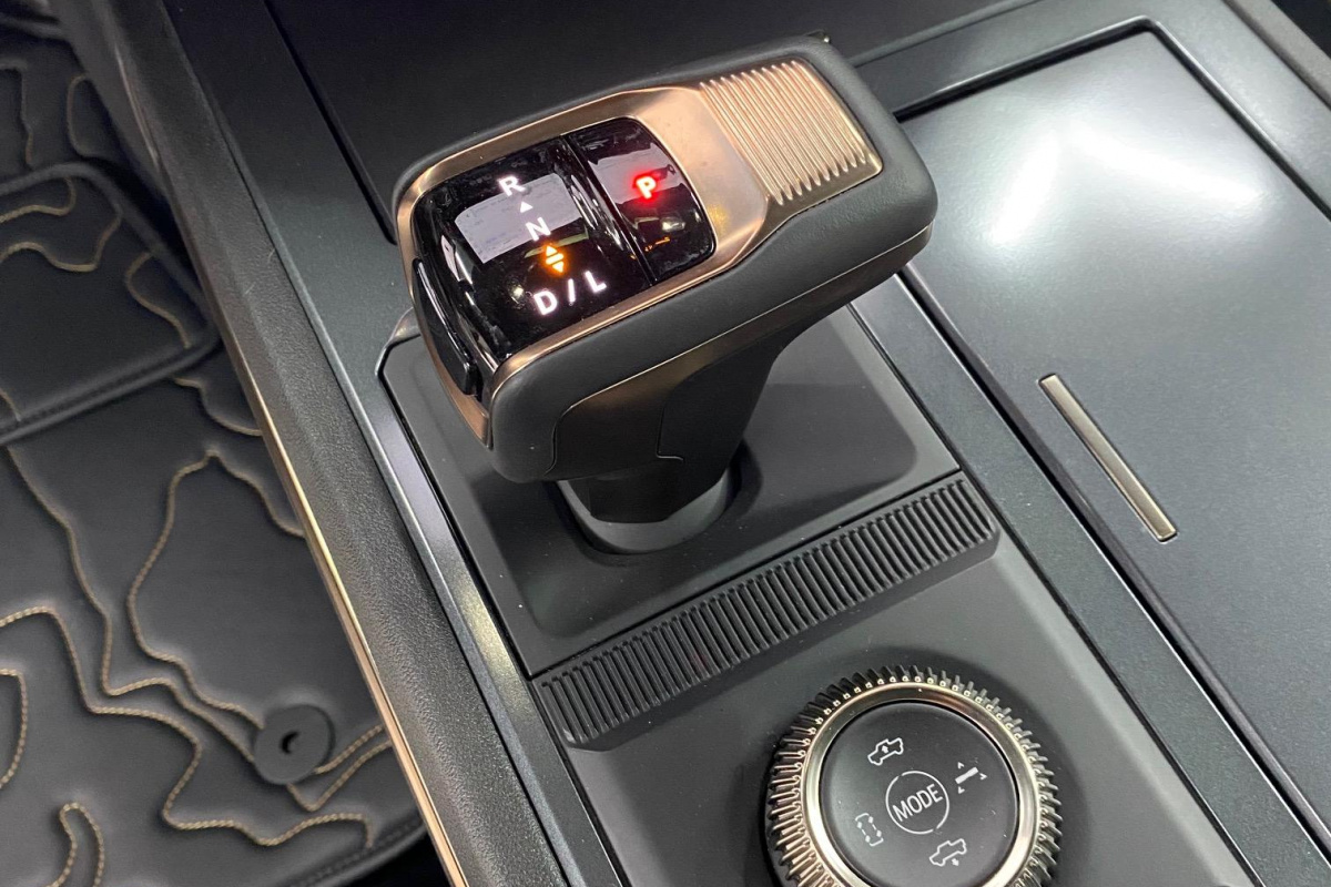 Ponuka vozidiel / Hummer EV PICKUP 3X EDITION 1 OFF ROAD PAKET - video