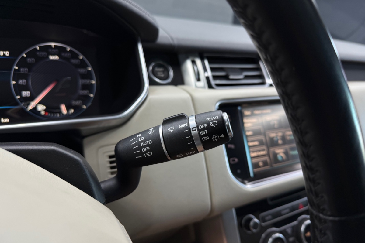 Ponuka vozidiel / Land Rover Range Rover 5.0 V8 Supercharged - video