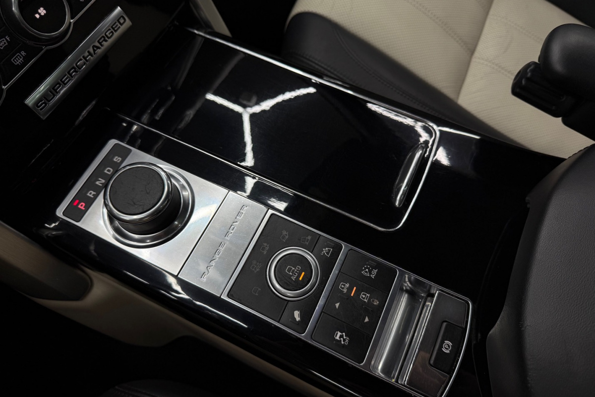Ponuka vozidiel / Land Rover Range Rover 5.0 V8 Supercharged - video