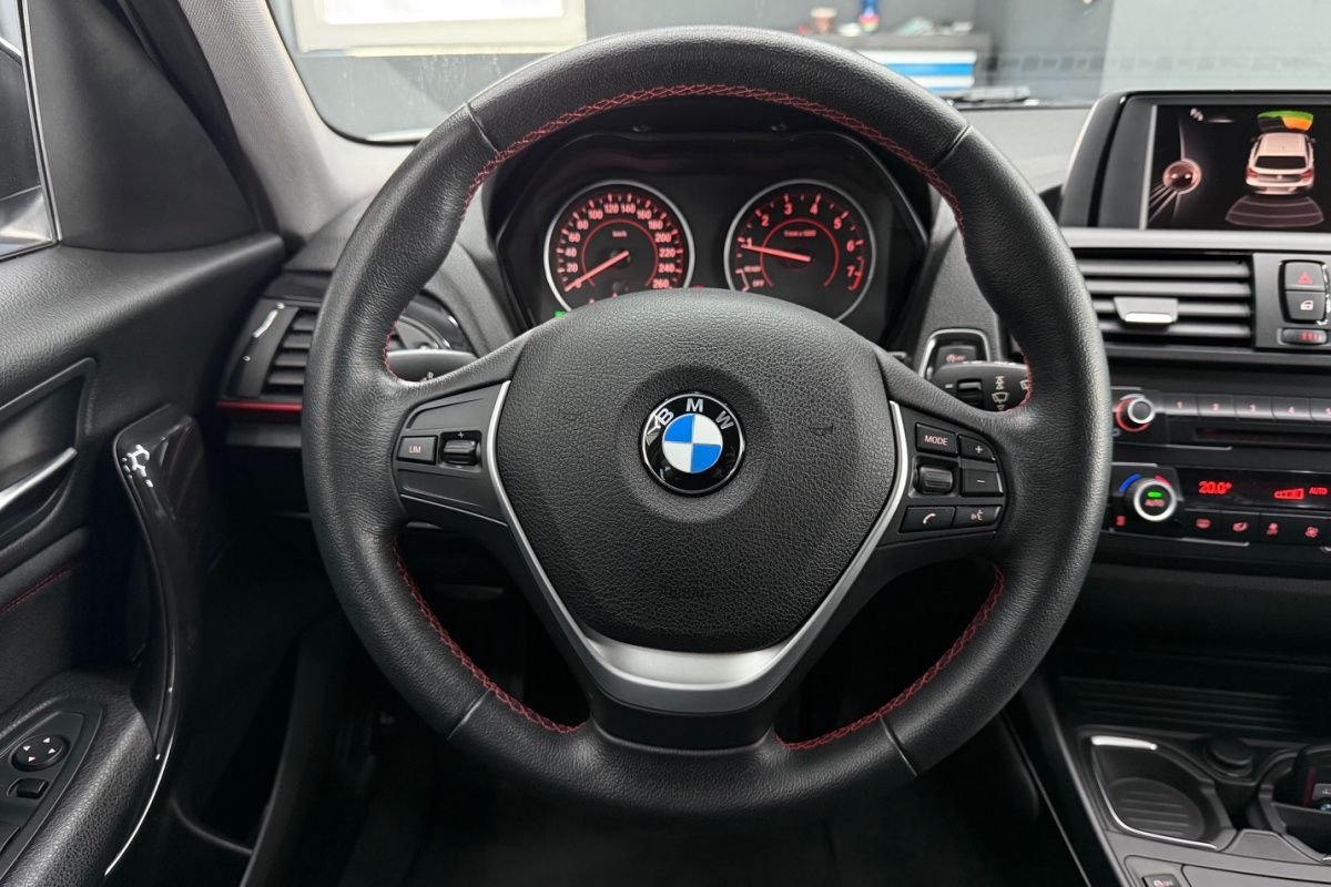 Ponuka vozidiel / BMW Rad 1 118i M Sport A/T - video