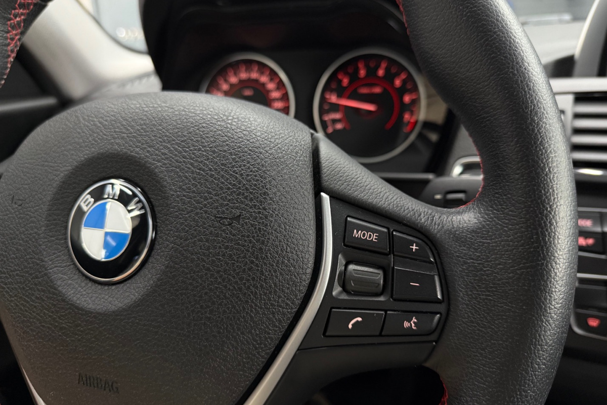 Ponuka vozidiel / BMW Rad 1 118i M Sport A/T - video
