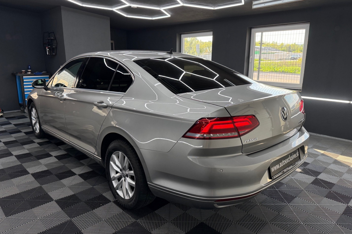 Ponuka vozidiel / Volkswagen Passat 2.0 TDI BMT Comfortline DSG - video