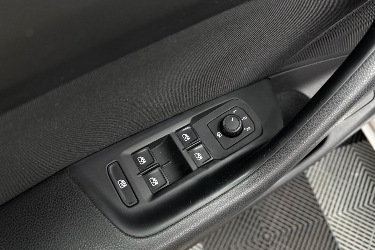 Ponuka vozidiel / Volkswagen Passat 2.0 TDI BMT Comfortline DSG - video