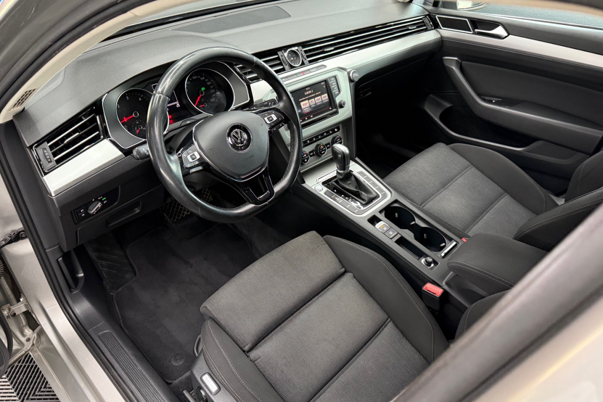 Ponuka vozidiel / Volkswagen Passat 2.0 TDI BMT Comfortline DSG - video