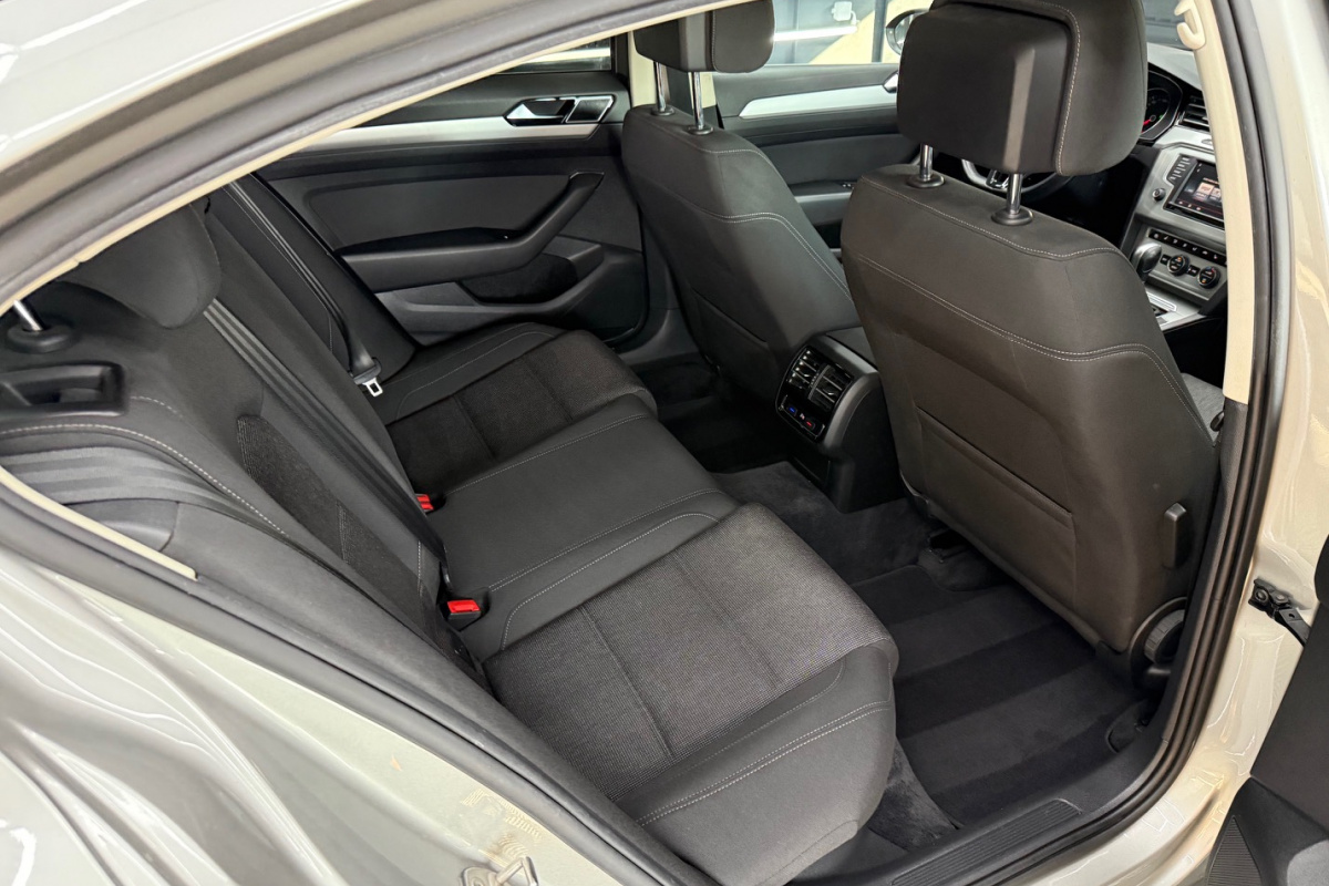Ponuka vozidiel / Volkswagen Passat 2.0 TDI BMT Comfortline DSG - video