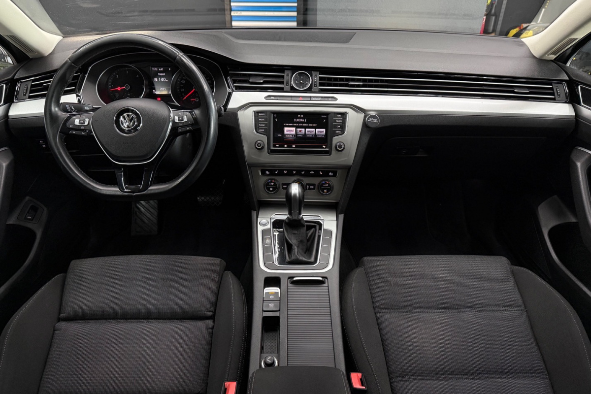 Ponuka vozidiel / Volkswagen Passat 2.0 TDI BMT Comfortline DSG - video