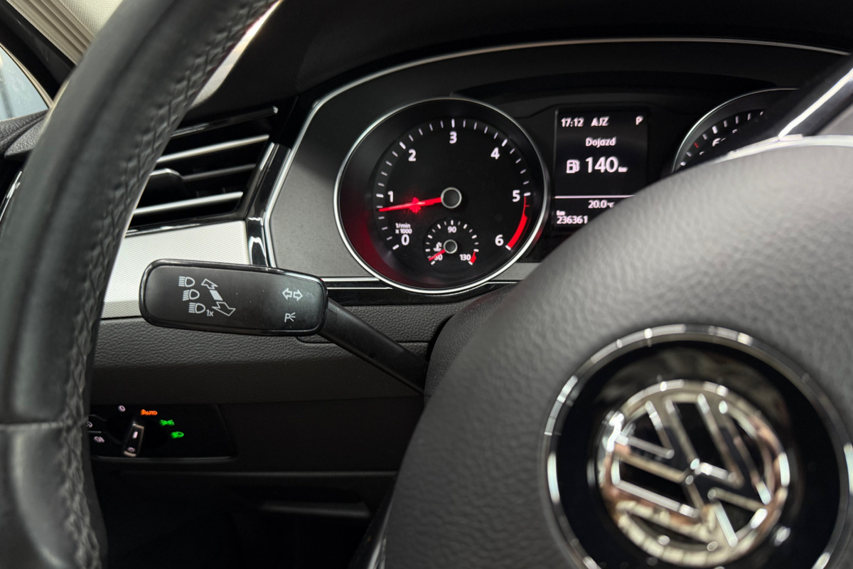 Ponuka vozidiel / Volkswagen Passat 2.0 TDI BMT Comfortline DSG - video