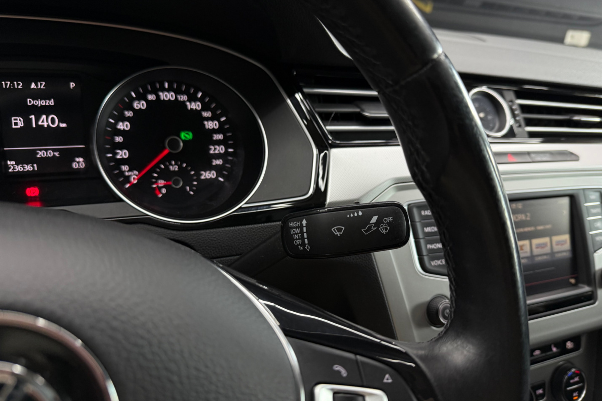 Ponuka vozidiel / Volkswagen Passat 2.0 TDI BMT Comfortline DSG - video