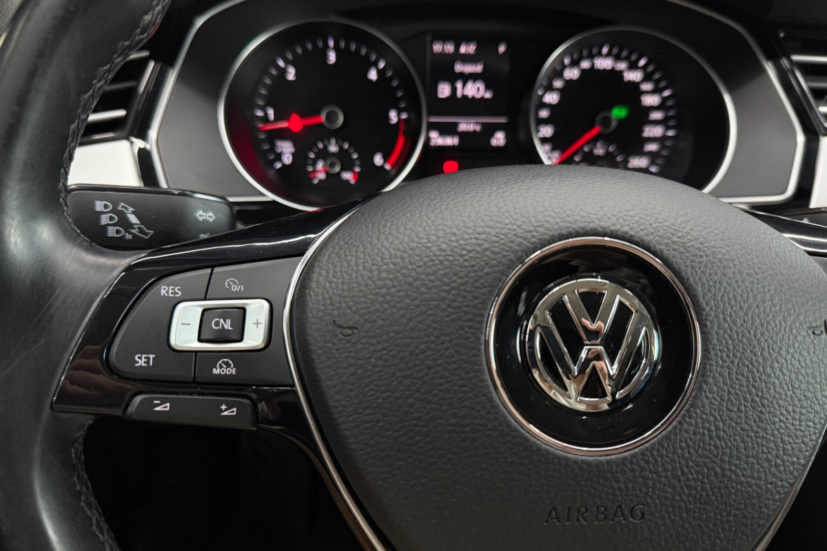 Ponuka vozidiel / Volkswagen Passat 2.0 TDI BMT Comfortline DSG - video