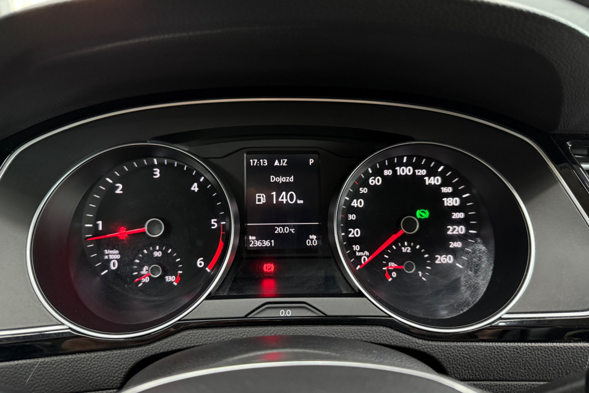 Ponuka vozidiel / Volkswagen Passat 2.0 TDI BMT Comfortline DSG - video