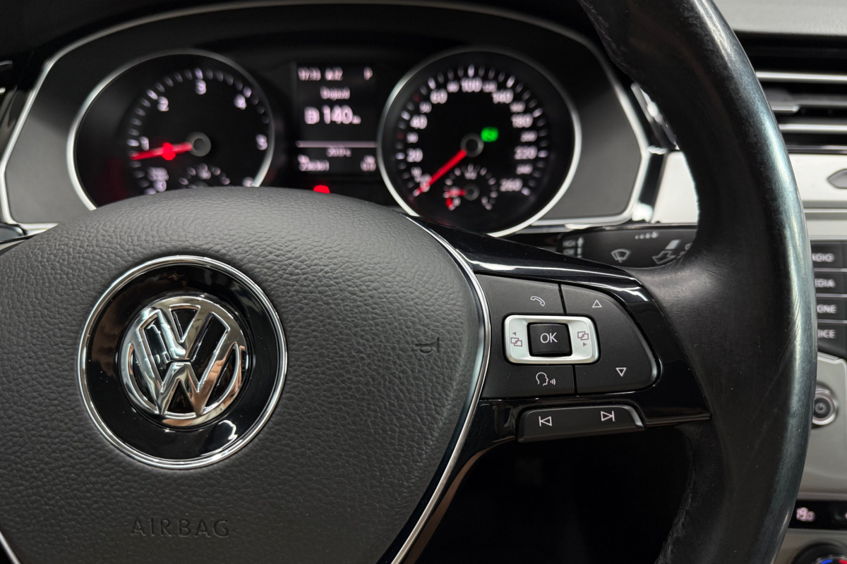Ponuka vozidiel / Volkswagen Passat 2.0 TDI BMT Comfortline DSG - video